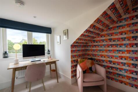 Pavilion Crescent 48