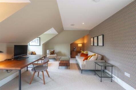 Pavilion Crescent 44