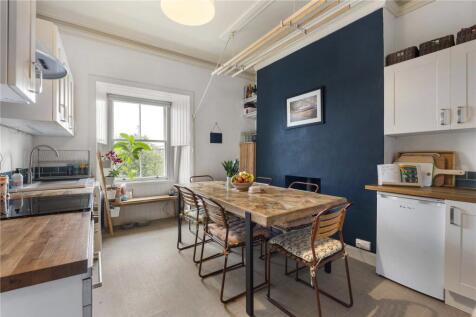 37 2f1 Bath St 21
