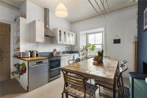 37 2f1 Bath St 23