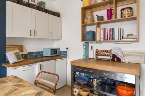 37 2f1 Bath St 26