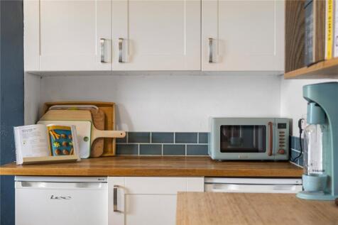 37 2f1 Bath St 29