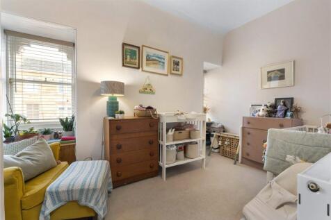 37 2f1 Bath St 40