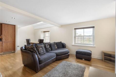 Hermand Crescent 13