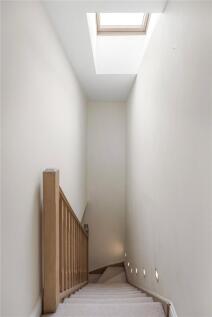 Hermand Crescent 30