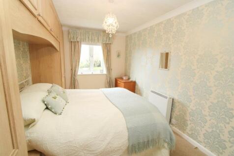 bedroom b.jpg