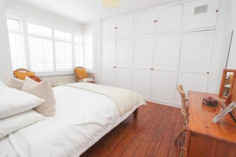 bed 1.jpg