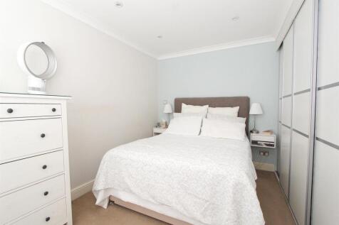 bed 1.jpg