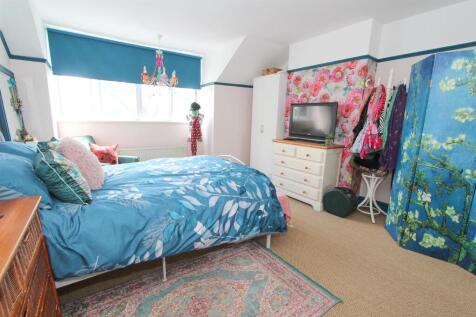 bed 1.jpg