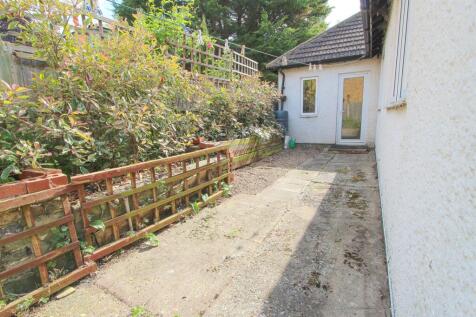 side garden a.jpg