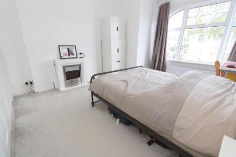 bed 1.jpg