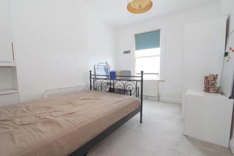 bed 2.jpg