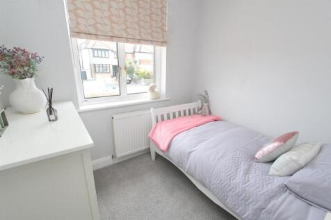 bed 4.jpg