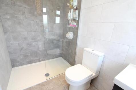 ensuite.jpg