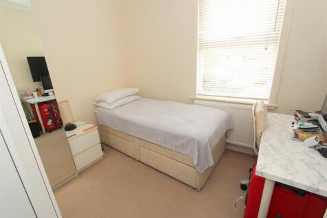 bed 3.JPG