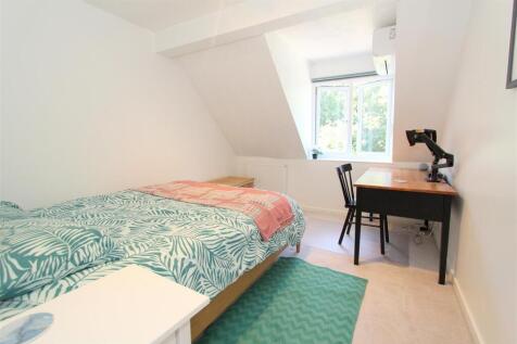bedroom.JPG