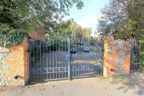 ENTRANCE.JPG