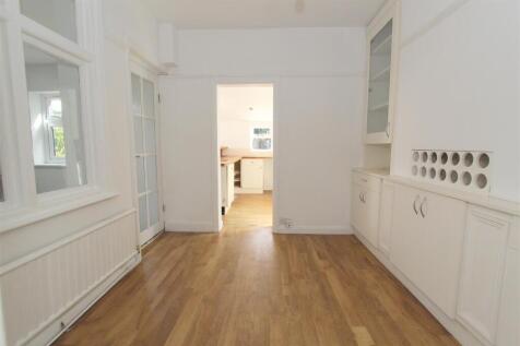 breakfast room.JPG