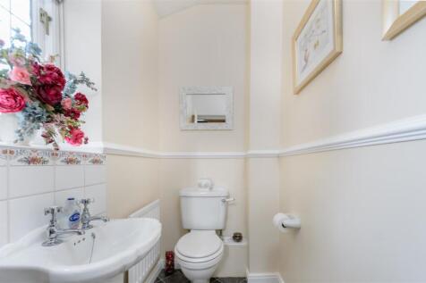 Ground Floor W/c