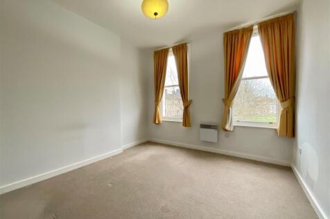 bedroom2.jpg