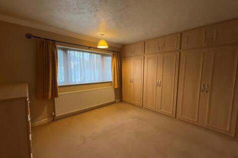 bedroom1.jpg