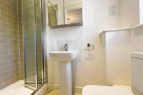 ensuite.jpg
