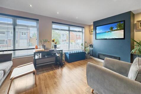 Living room .jpg