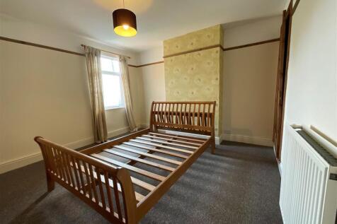 bedroom1.jpg