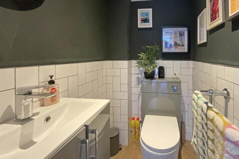 Ground Floor W/c