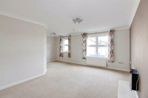 Sitting/dining room