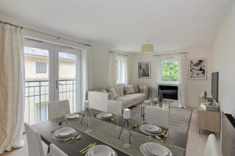 Sitting/dining room