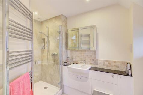 En suite shower