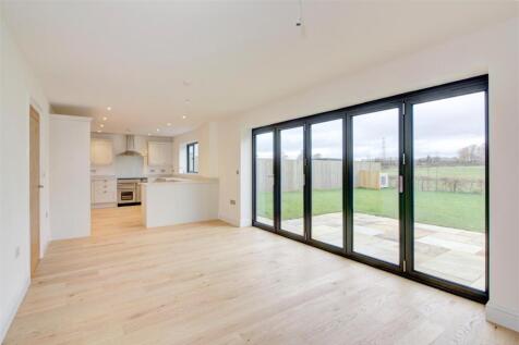 Kitchen/dining/family room