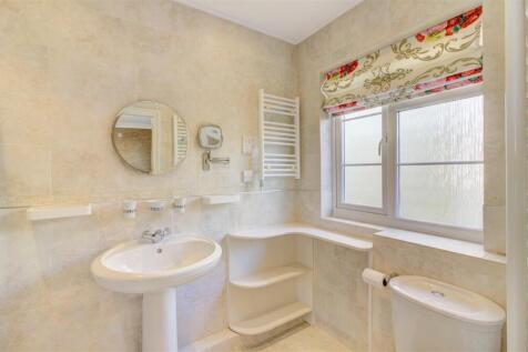 Bedroom 2 ensuite