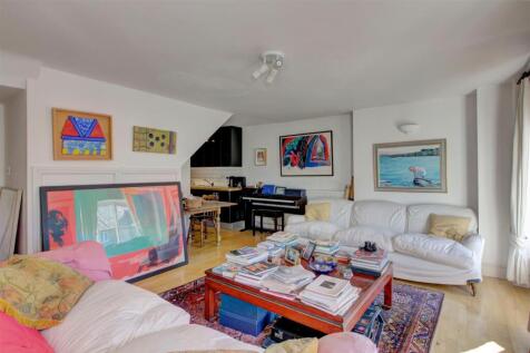 Sitting/dining/kitchen