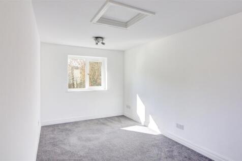 Family room/bedroom 5