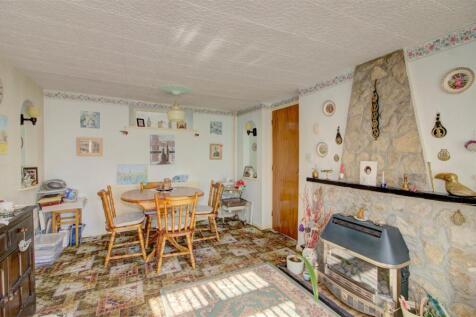 Sitting room/dining