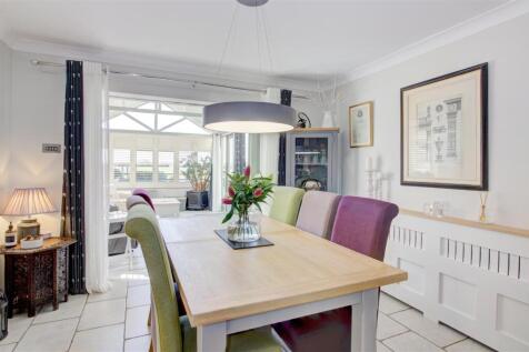 Breakfast/garden room