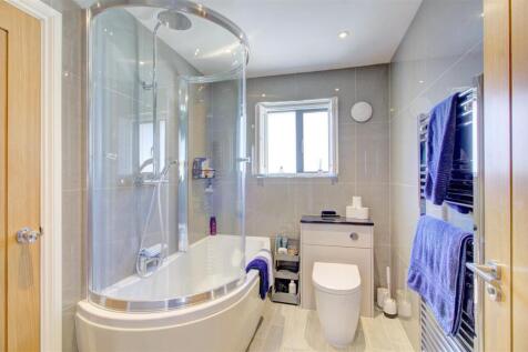Jack and Jill family bathroom