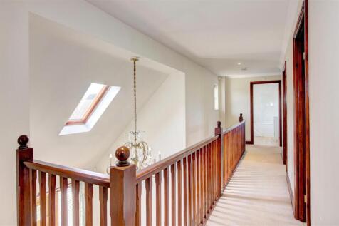 Galleried landing