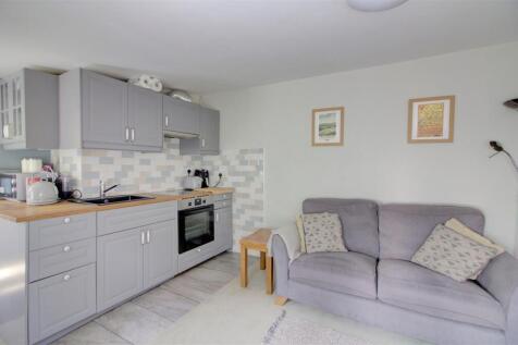 Kitchen/dining/sitting room