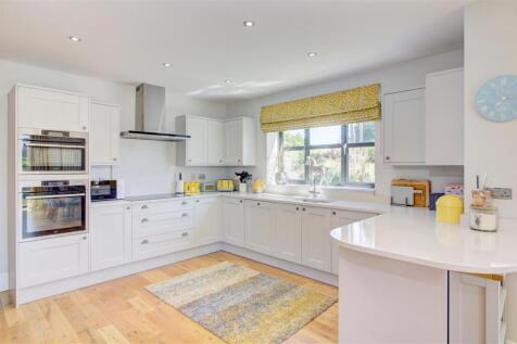 Kitchen/dining/family room