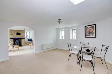 Sitting/dining Room