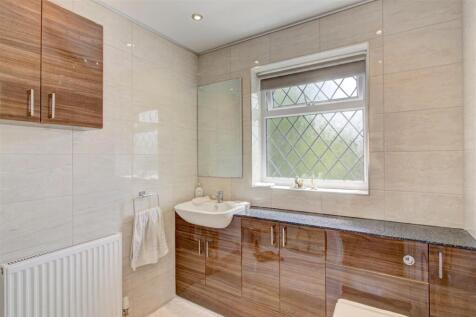 En-suite shower