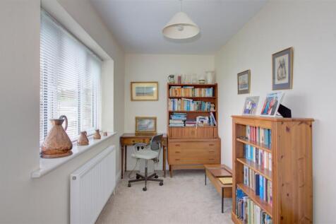 Bedroom 3/Study