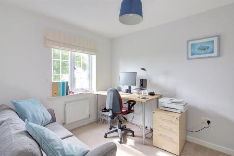 Bedroom 3/study