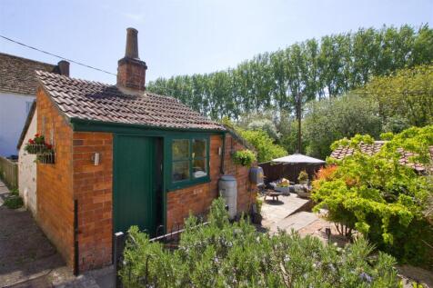 Outhouse/utility room