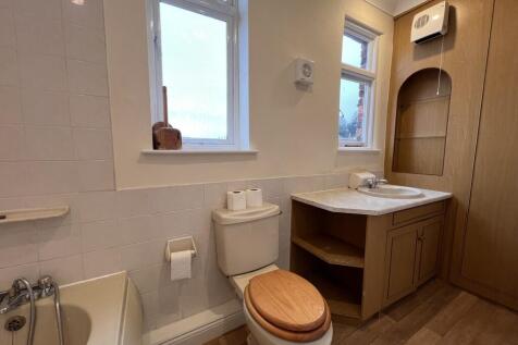En Suite Bathroom