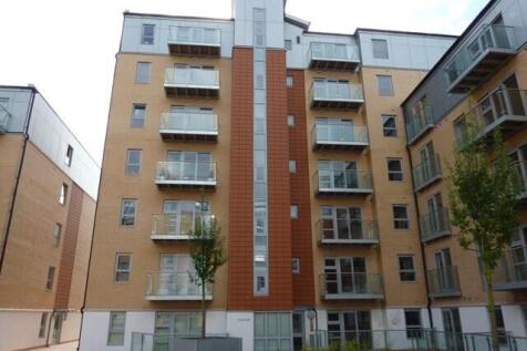 QUEEN MARY AVE E18