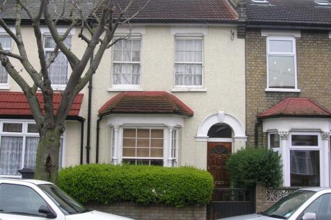 2 bed terraced to rent Hecham Close, London E17